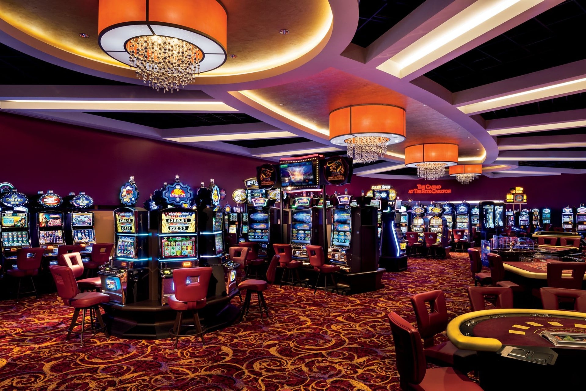 Canlı Casino: Yenilikçi Oyun Deneyimi